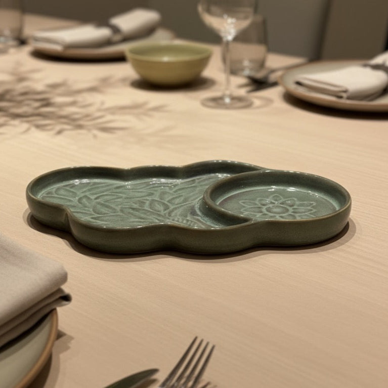 Anuri Chip and Dip Platter, Olive